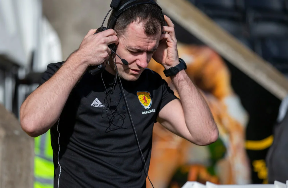 Don Robertson, Alan Muir, VAR, Kyogo Furuhashi