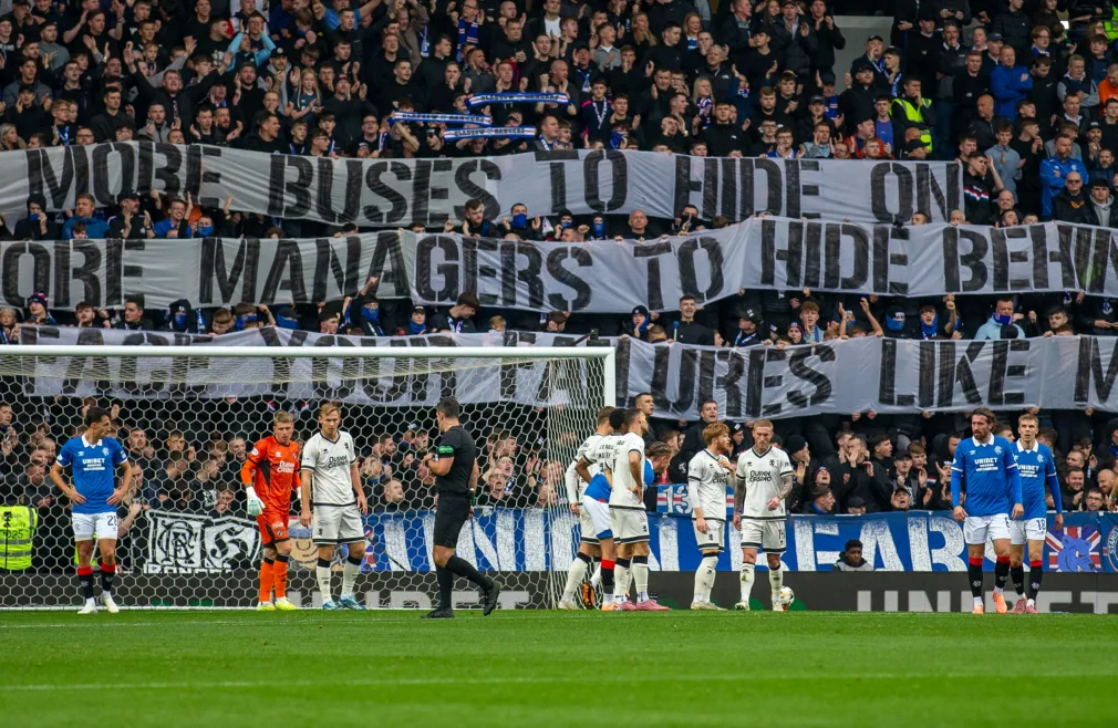 Ibrox, specky doughnut