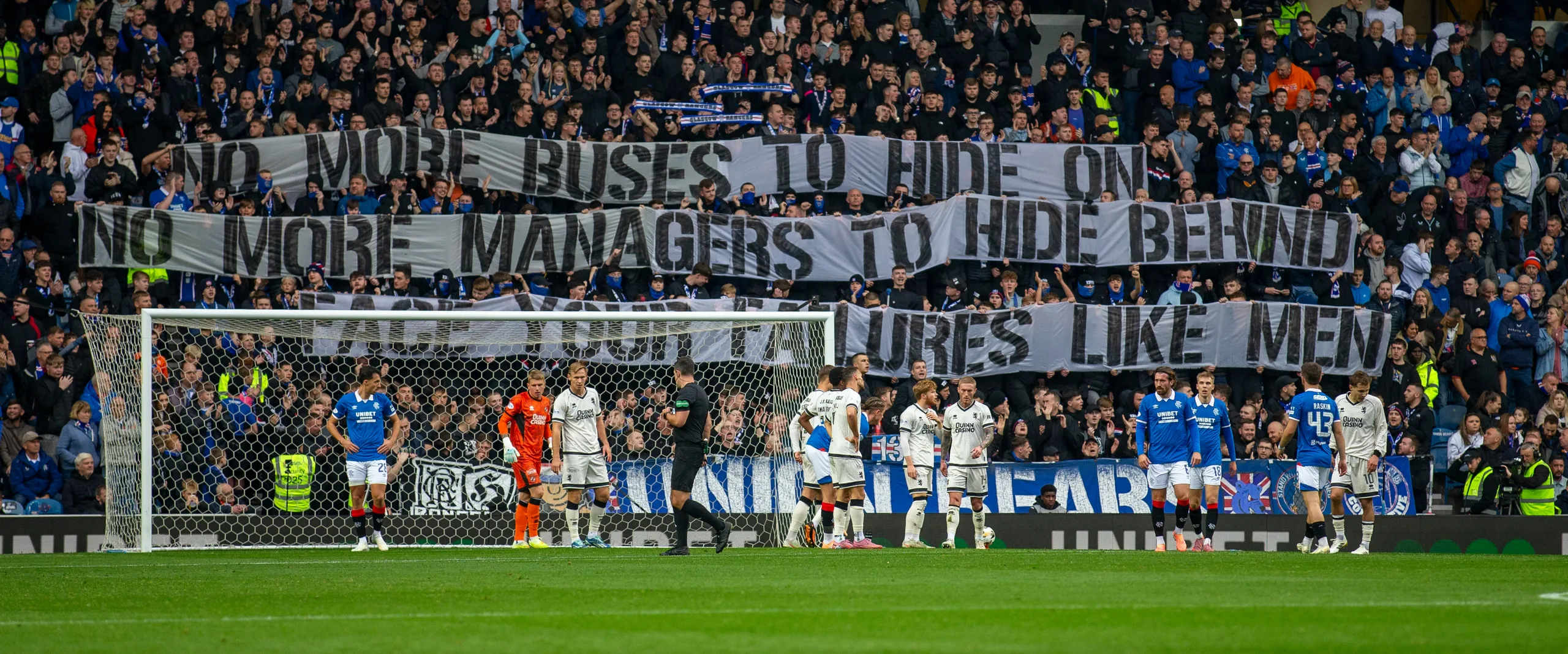 Ibrox, specky doughnut